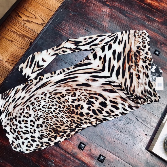 Young Fabulous and Broke LEO off shoulder Dress - Picture 2 of 8